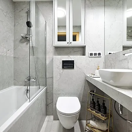 *top* Full Black Out A/c Fast Wi-fi, Standing Desk Apartamento