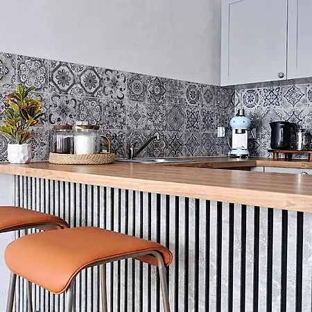 *top* Full Black Out A/c Fast Wi-fi, Standing Desk Lägenhet Warszawa