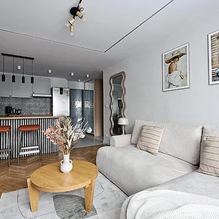 *top* Full Black Out A/c Fast Wi-fi, Standing Desk * Warszawa