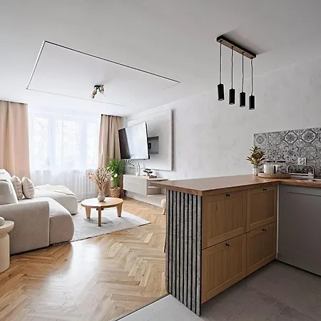 *top* Full Black Out A/c Fast Wi-fi, Standing Desk Διαμέρισμα *