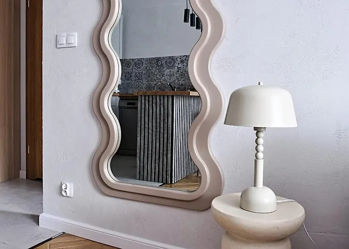 Apartment *top* Full Black Out A/c Fast Wi-fi, Standing Desk