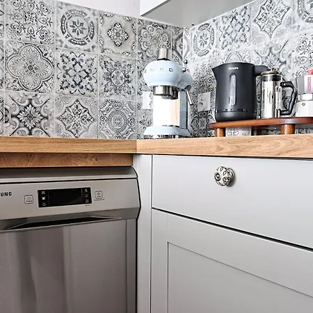 Apartamento *top* Full Black Out A/c Fast Wi-fi, Standing Desk *
